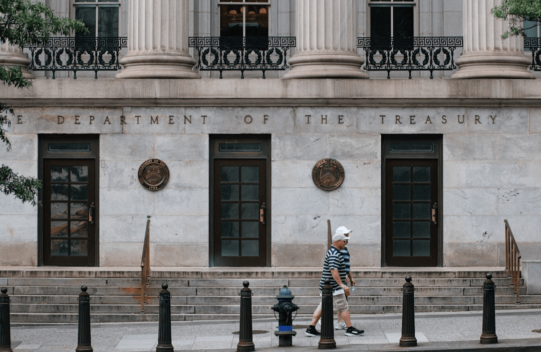 Illustration de l'article Fed : Décision historique - Taux maintenus à 4,50% malgré l'inflation persistante sur actualités marchés - DailyTrading