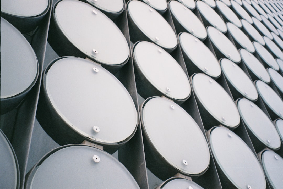Illustration de l'article Pétrole WTI à 75 $ : les stocks US en baisse soutiennent les cours sur actualités marchés - DailyTrading