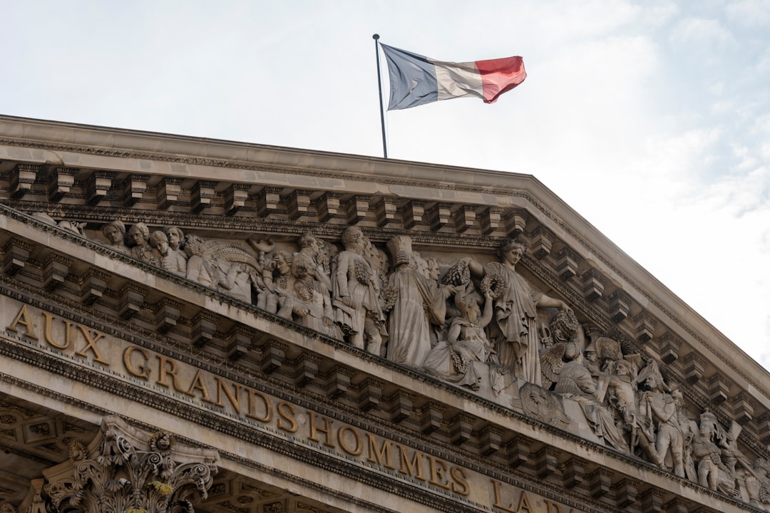 Illustration de l'article Trader en France : Guide complet pour débuter en 2025 sur formation trading - DailyTrading